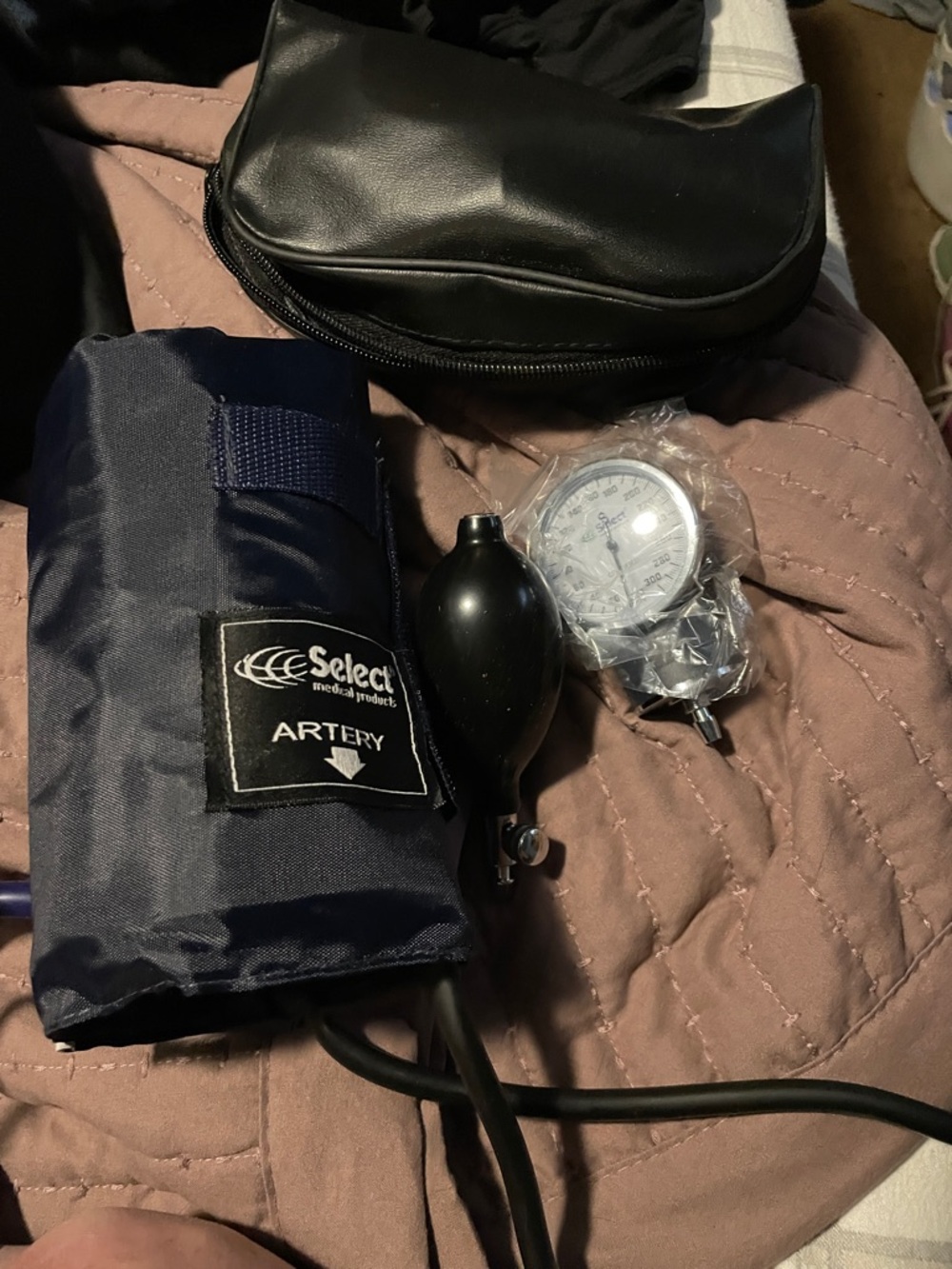 Select Sphygmomanometer with Gauge - Navy & Black M3